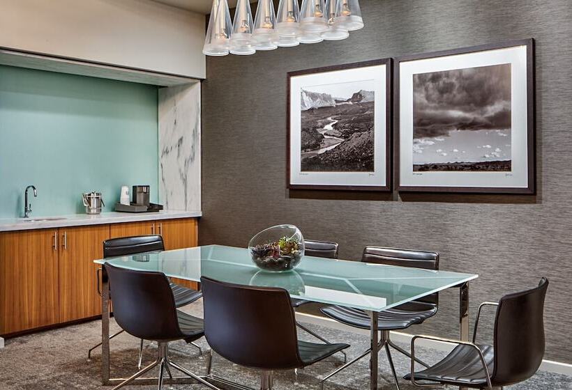 סוויטת קלאב, The Westin Galleria Dallas