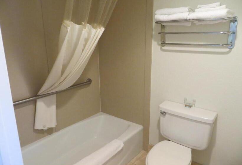 غرفة قياسية سرير كينج, Travelodge By Wyndham Banning Casino And Outlet Mall