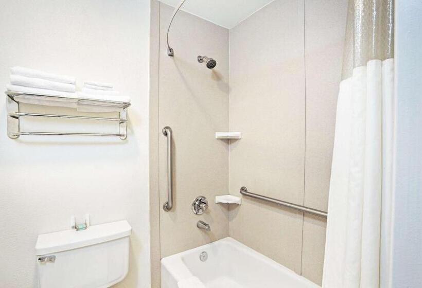 جناح ديلوكس سرير كينج, Travelodge By Wyndham Banning Casino And Outlet Mall