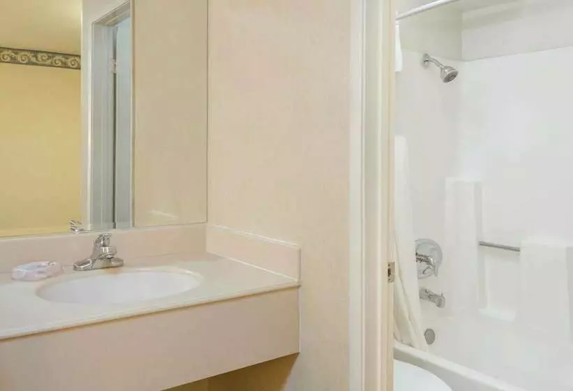 اتاق استاندارد با تخت دوبل, Travelodge By Wyndham San Clemente Beach