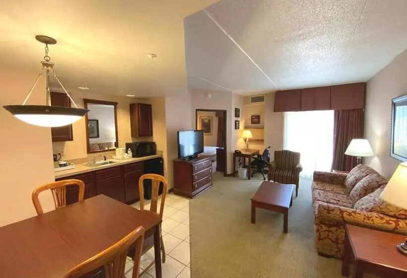 Standard Neljän Hengen Huone, Quality Inn West Lafayette   University Area