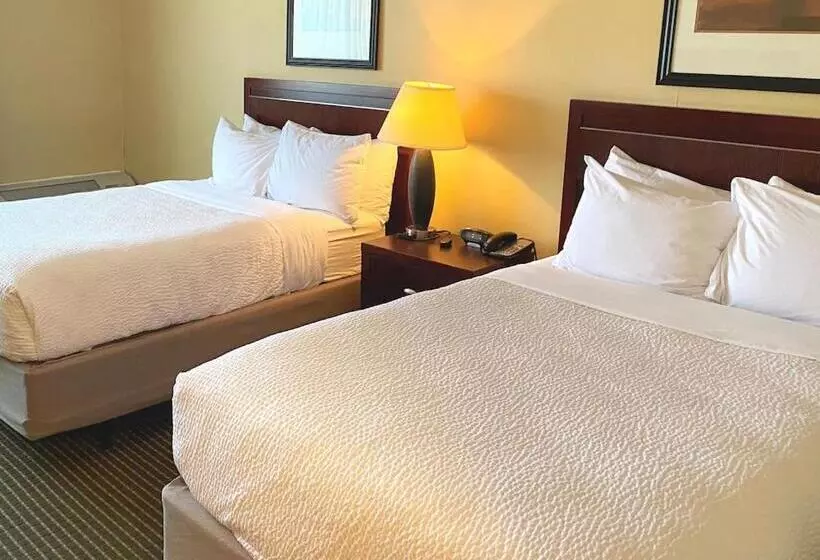 Standard Neljän Hengen Huone, Quality Inn West Lafayette   University Area
