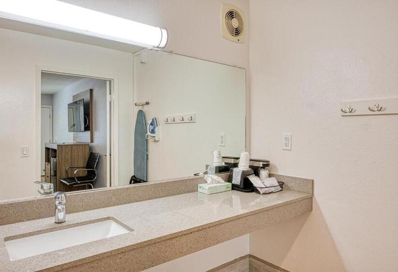 חדר סטנדרט מותאם לאדם עם מוגבלויות, Vagabond Inn San Luis Obispo