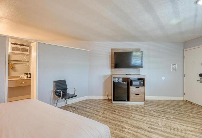 חדר דחוקס עם מיטת קינג, Vagabond Inn San Luis Obispo