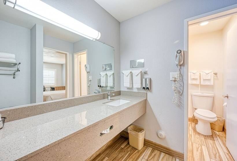 חדר משפחתי, Vagabond Inn San Luis Obispo