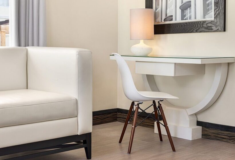 Номер Deluxe, Waldorf Towers South Beach