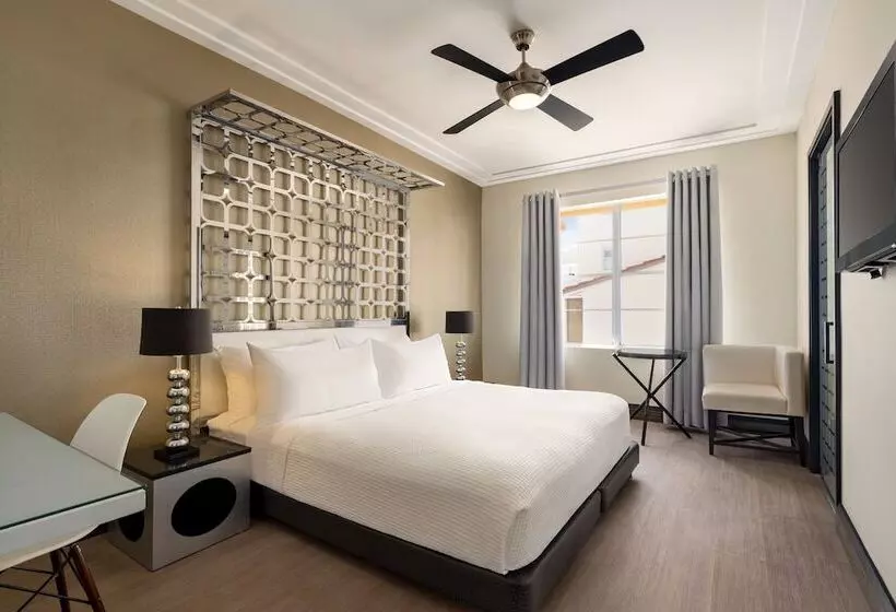 デラックスルーム, Waldorf Towers South Beach