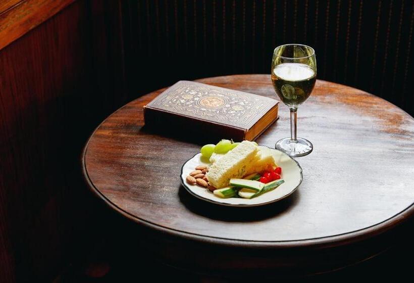 Люкс Повышенной Комфортности, White Swan Inn