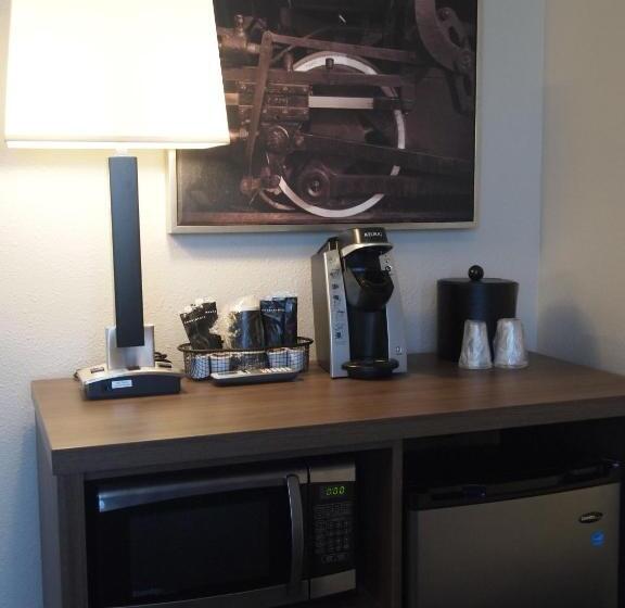 استودیوی لوکس, Yogo Inn