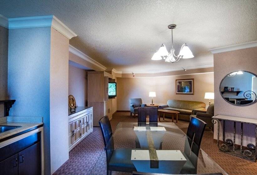 经典套房, The Strat Hotel, Casino & Tower