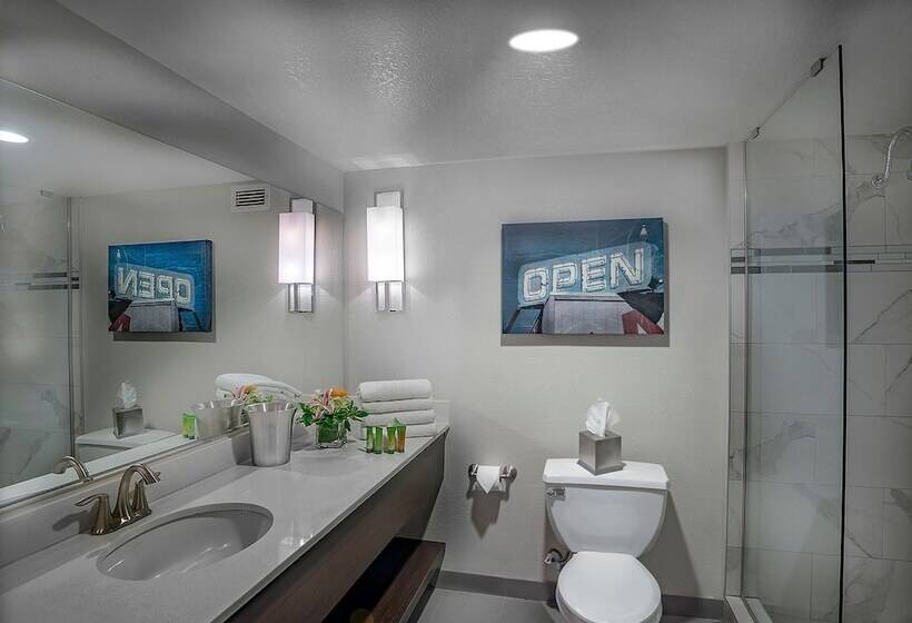 스탠다드 룸, The Strat Hotel, Casino & Tower