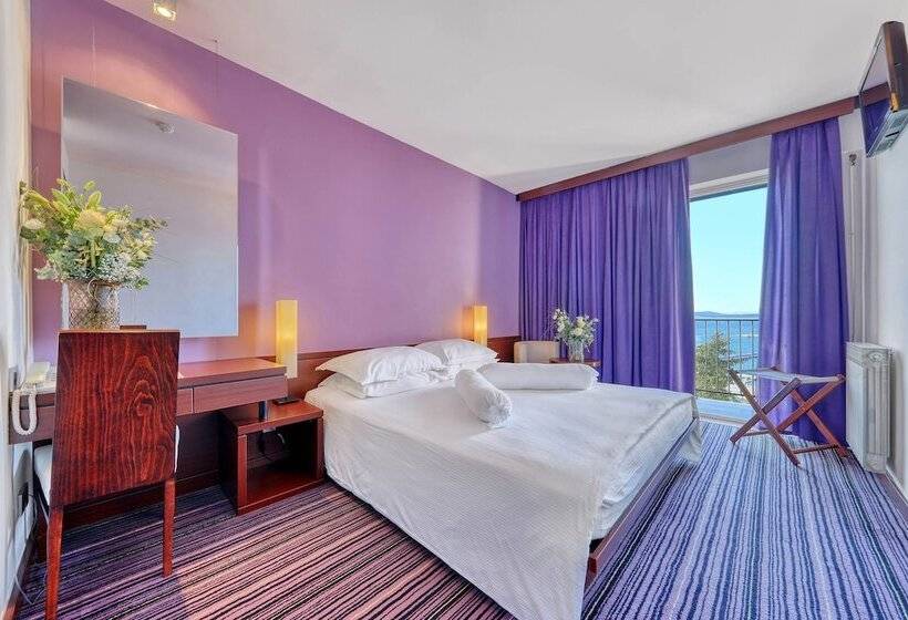 غرفة سوبيريور ذات إطلالة جانبية على البحر, Adriatic