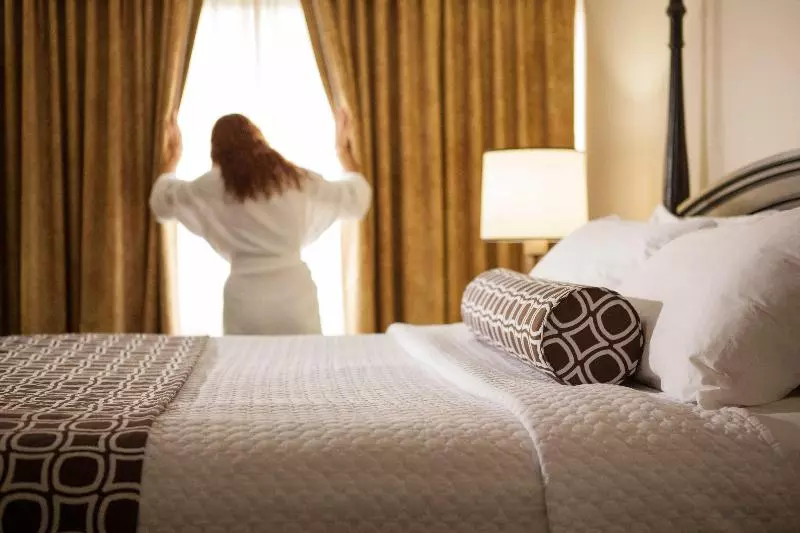 身障者適用キングサイズベッドルーム, Best Western Green Valley Inn