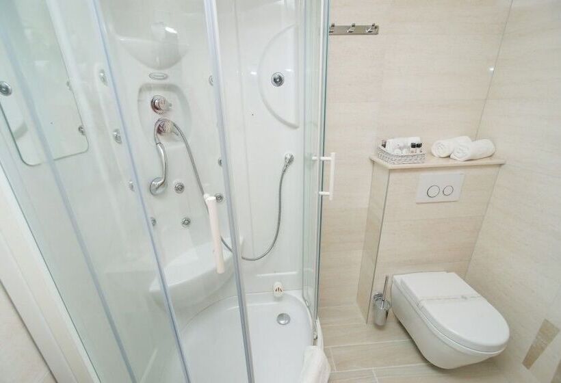 带阳台套房, Biokovo