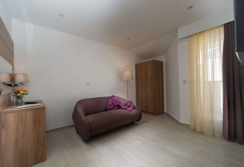 带阳台套房, Biokovo