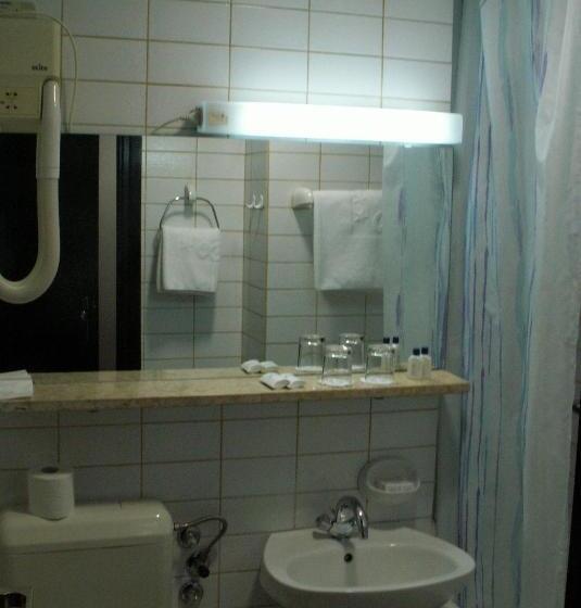 חדר בסיסי, Laguna Zagreb