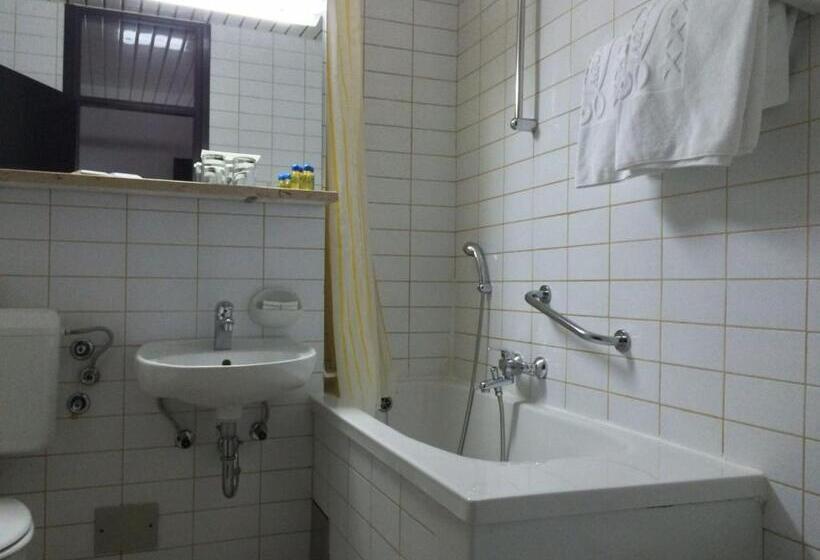 סוויטה משפחתית, Laguna Zagreb