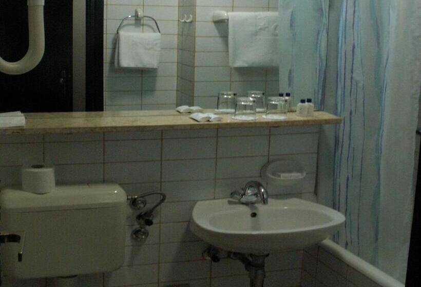 סוויטה משפחתית, Laguna Zagreb