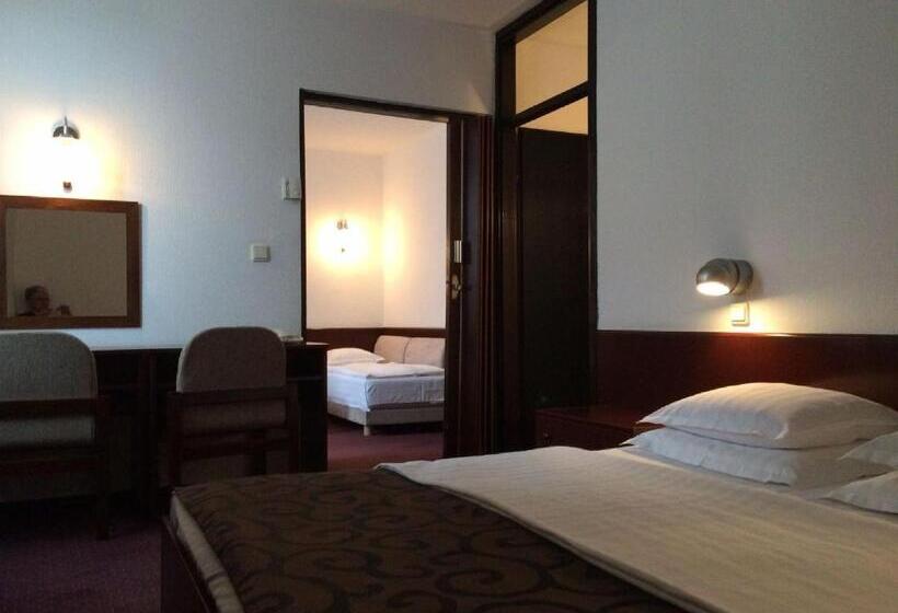 סוויטה משפחתית, Laguna Zagreb