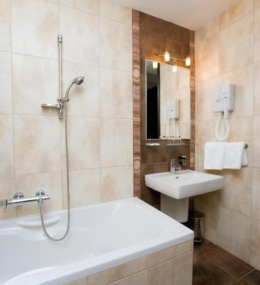 סוויטה משפחתית, Laguna Zagreb