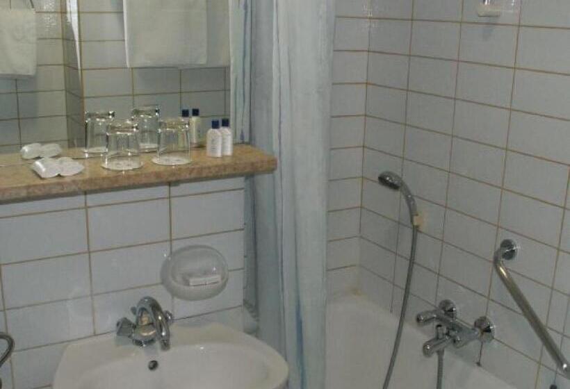 חדר סטנדרט לשלושה, Laguna Zagreb