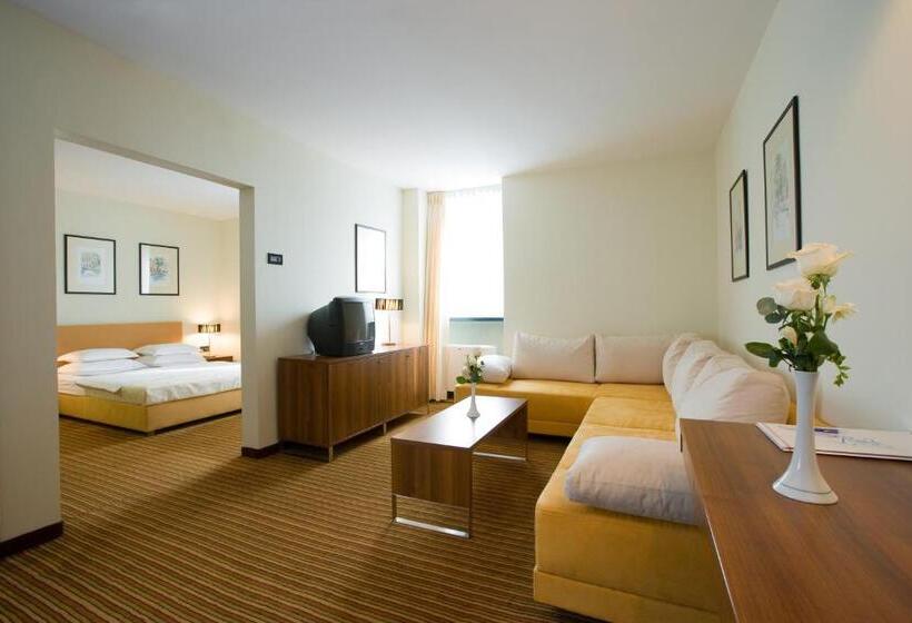 סוויטה, Laguna Zagreb