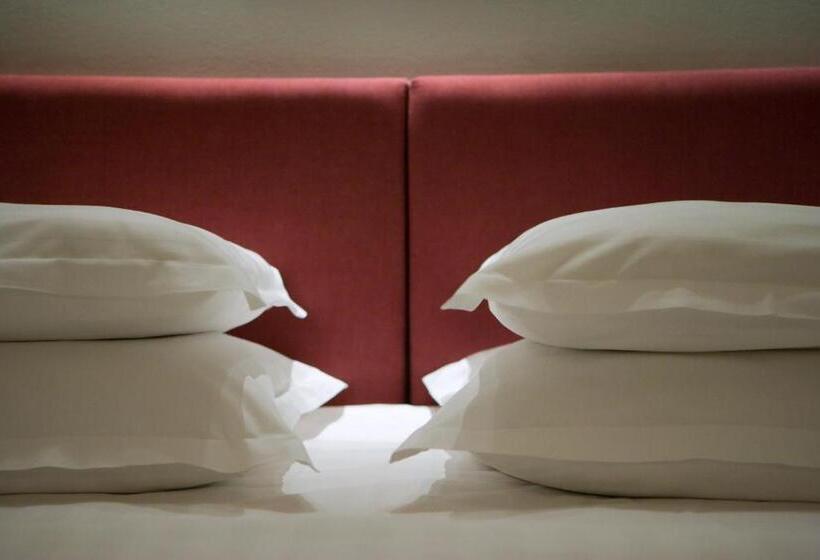 סוויטה משפחתית, Laguna Zagreb