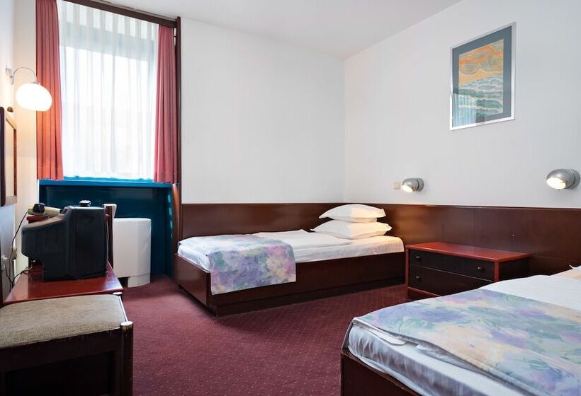 חדר אקונומי, Laguna Zagreb