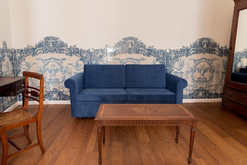 اتاق اجرایی, Exe Lev