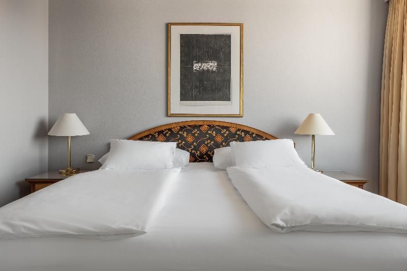 اتاق کلاسیک, Exe Lev