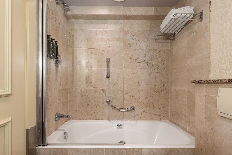 اتاق کلاسیک, Exe Lev