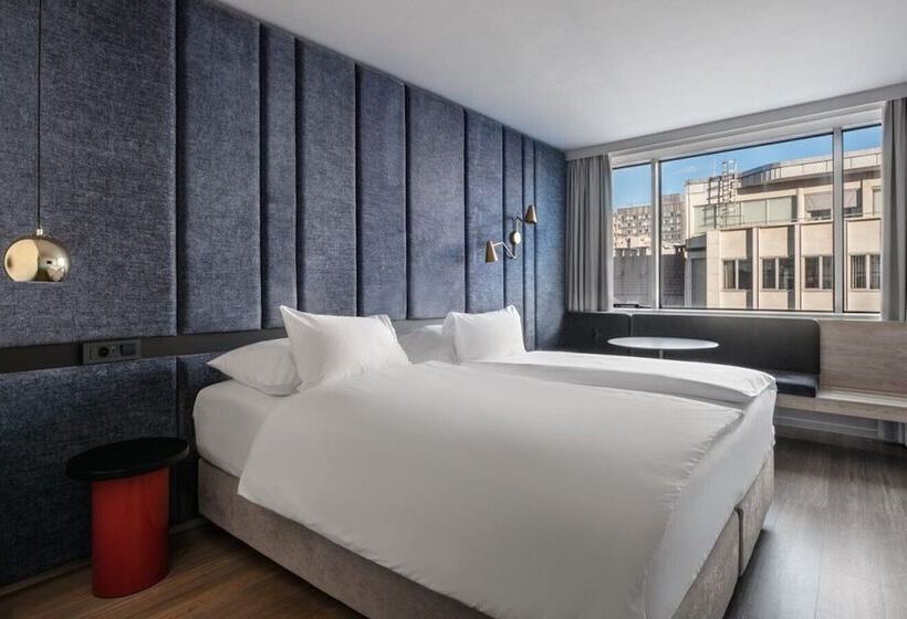 اتاق پرمیوم, Exe Lev