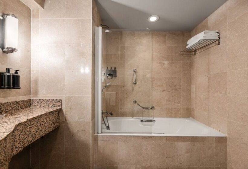 اتاق اجرایی, Exe Lev