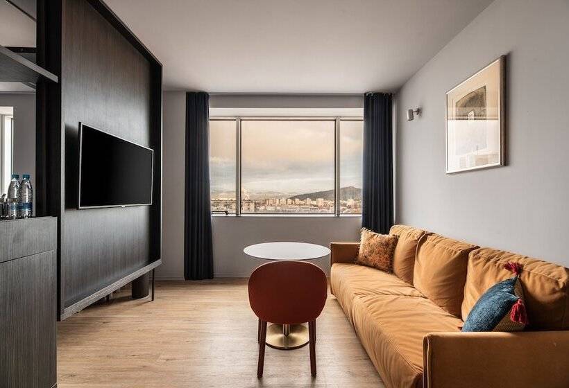 سوئیت پریمیوم, Exe Lev