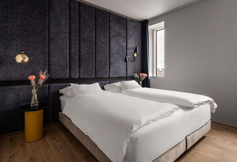 سوئیت پریمیوم, Exe Lev