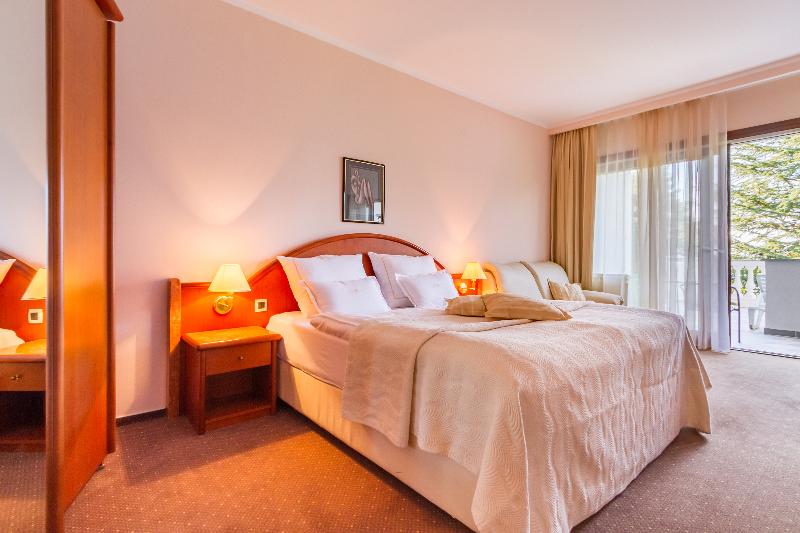 컴포트 룸, Malin