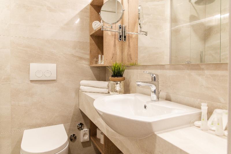 패밀리 룸, Malin