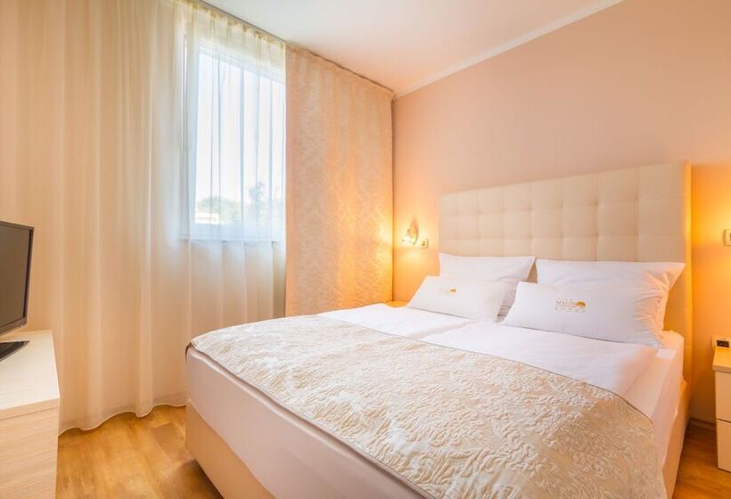 패밀리 룸, Malin