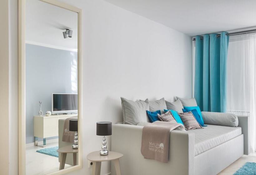 패밀리 스위트, Malin