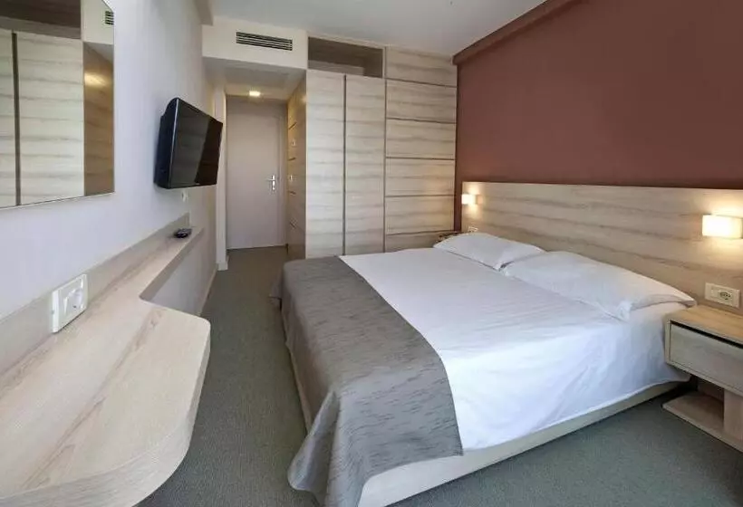 اتاق کلاسیک یک تخته, Materada Plava Laguna