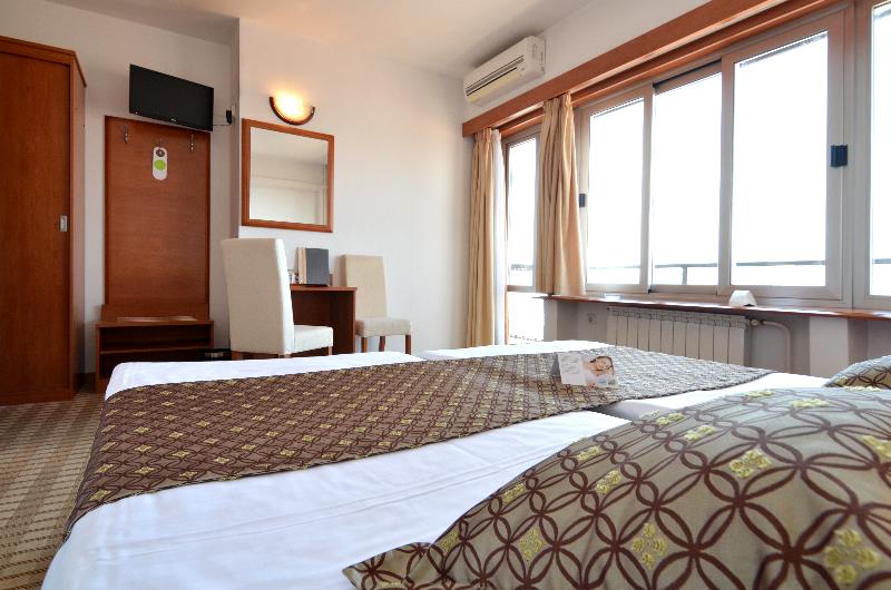 스탠다드 룸, Neboder