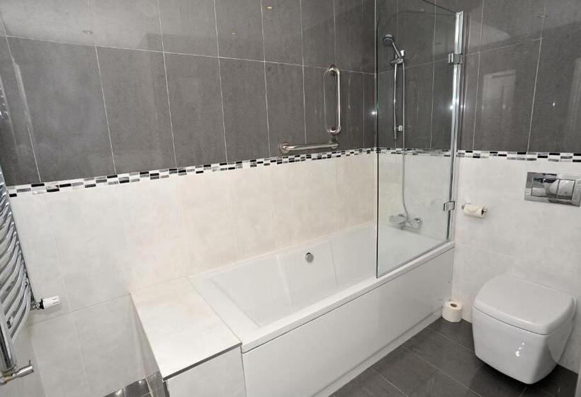 اتاق سوپریور, The Kings Arms