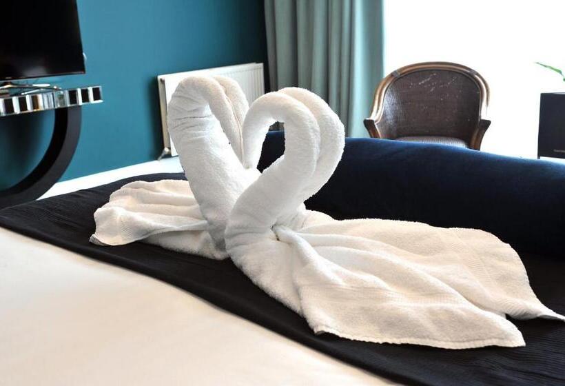 اتاق لوکس با تخت بزرگ, The Kings Arms