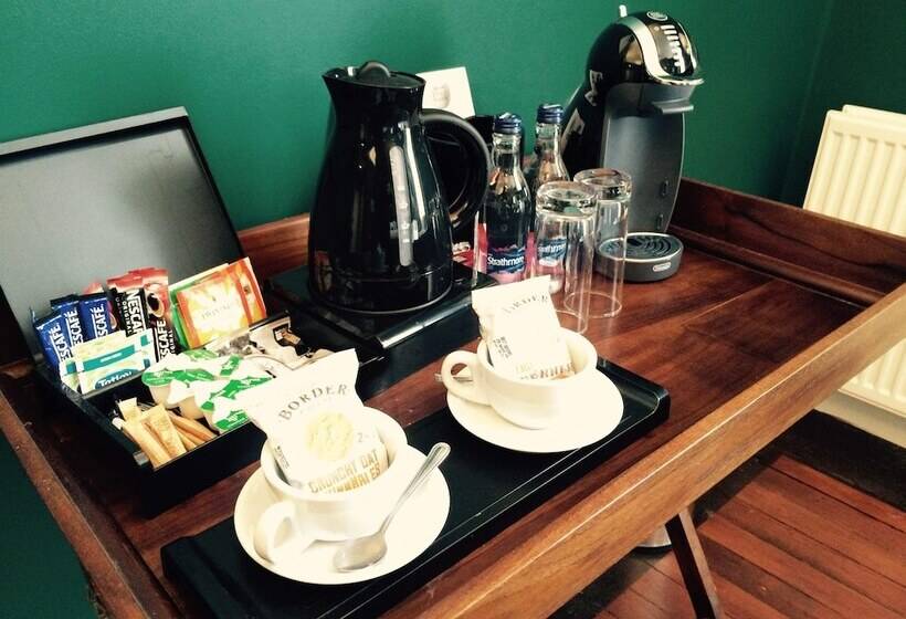 اتاق لوکس, The Kings Arms