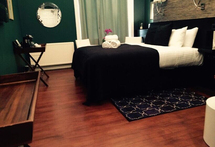 اتاق لوکس, The Kings Arms