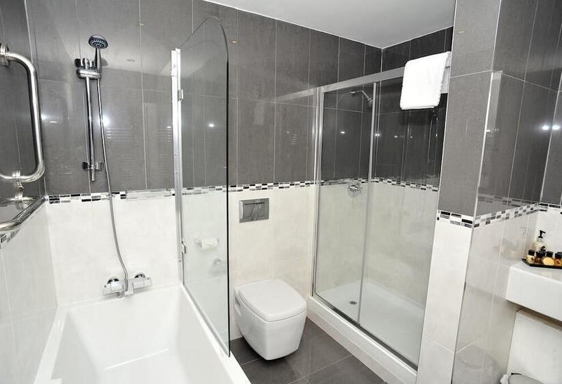 اتاق سوپریور, The Kings Arms