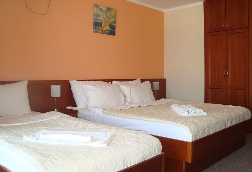 اتاق استاندارد چهار تخته با چشم‌انداز دریا, Villa Garden Ulcinj Ulqin