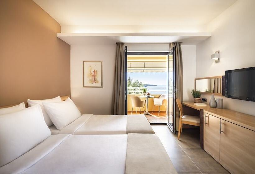 Семейный Номер, Maistra Select Petalon Resort