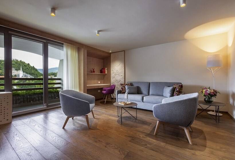 سوئیت سینیور, Park Sava Hotels & Resorts