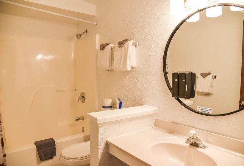 חדר סטנדרט שתי מיטות זוגיות, Alpine Lodge Red River